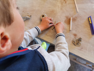 réaliser lettre alphabet en boudin d'argile