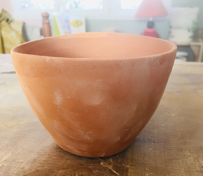 petit bol avec la terre de mon jardin