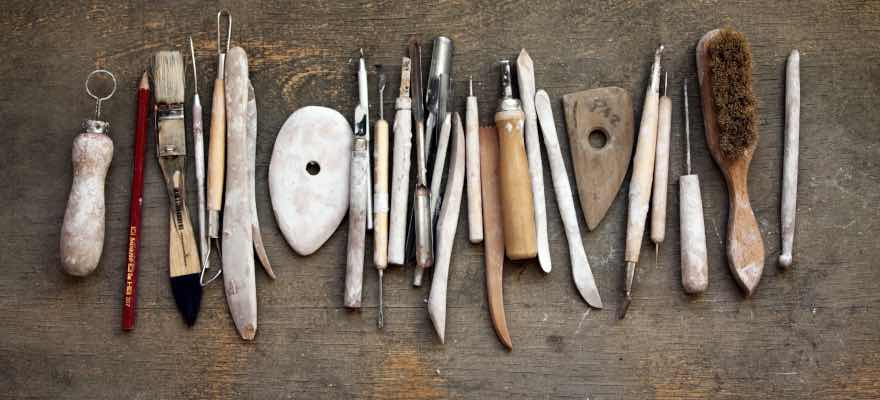 Les outils essentiels pour la poterie au tour !