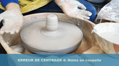 mains en coupelle