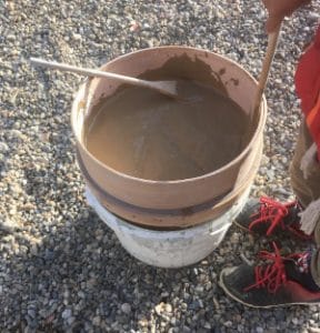 tamis de poterie à la maison