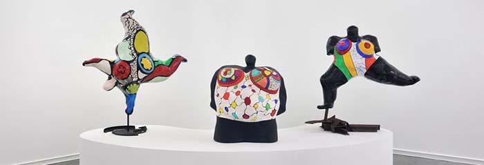 sculpture en argile de Niki de saint phalle