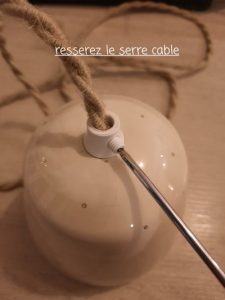 fixer serre-câble