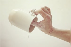 idée cadeau poterie : pinces de doigt émail