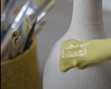 émaillage céramique pinceau