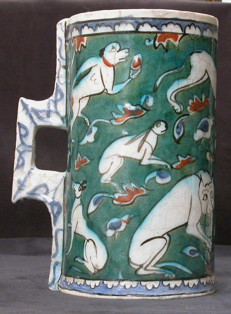 Hanap à motifs d'animaux Iznik
